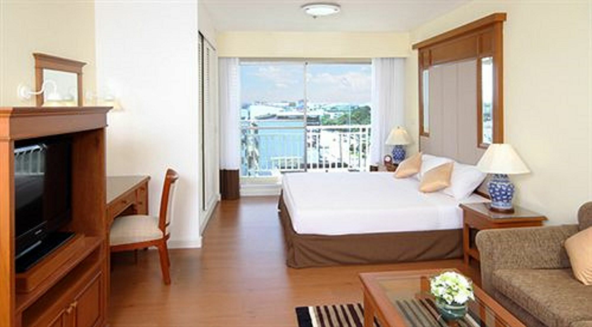 Kameo Grand Hotel & Serviced Apartment, Rayong Kültér fotó